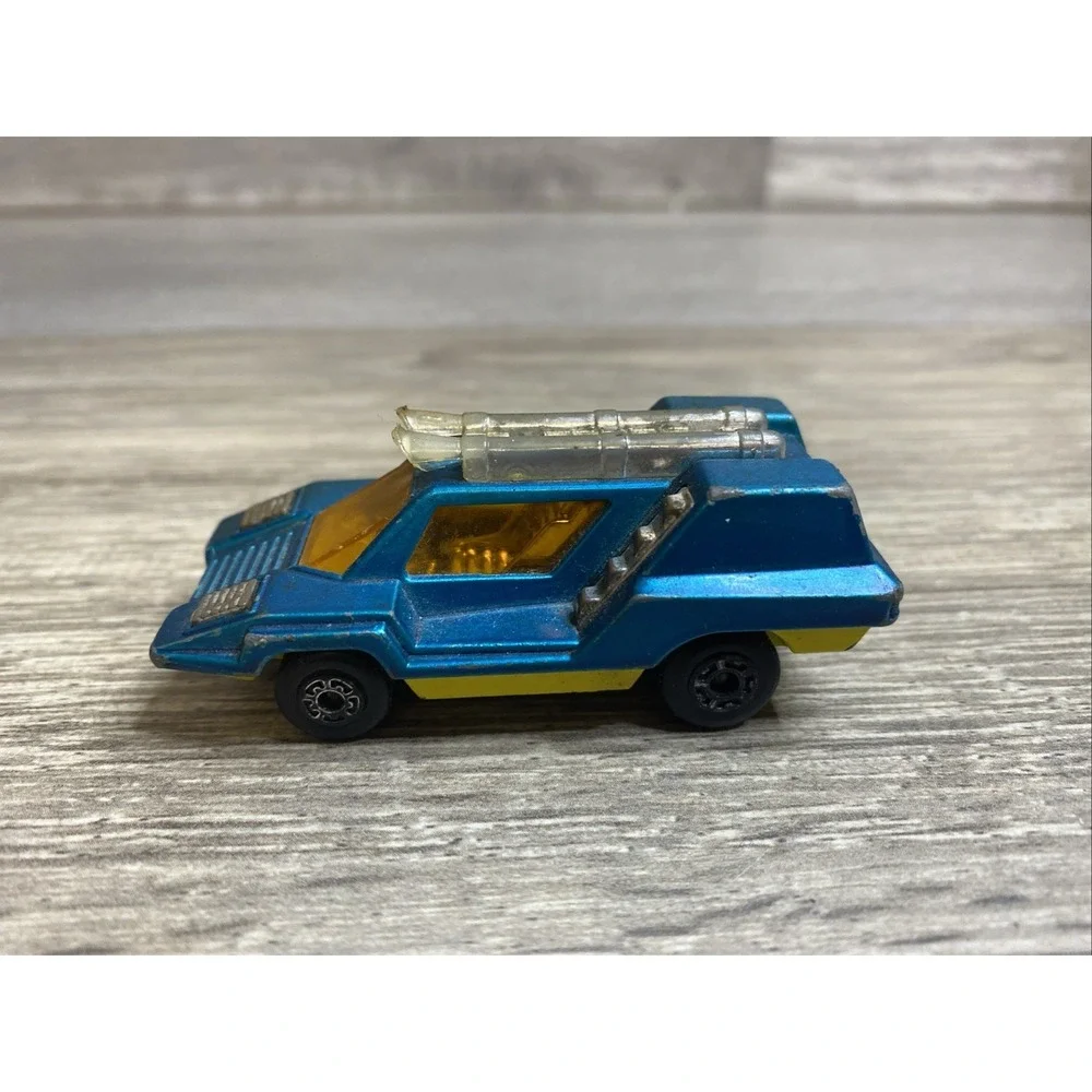 1975‎ MATCHBOX SUPERFAST #68 COSMOBILE CHROME HEADLIGHTS